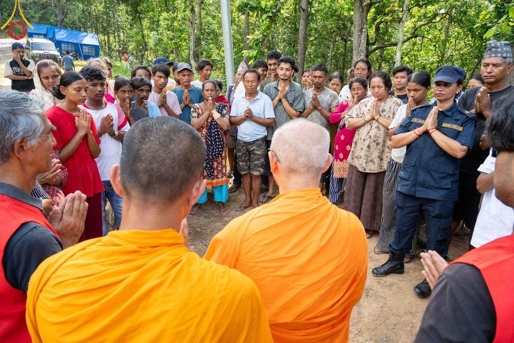 ภาพ No.348070:วันที่ 8 กันยายน พ.ศ.2569 พระธรรมฑูตไทย สายอินเดีย เนปาล พร้อมด้วยคณะสงฆ์เนปาล  วัดไทยลุมพินี วัดพระธรรม และมูลนิธิธรรมกาย ร่วมช่วยเหลือผู้ประสบภัยน้ำท่วมประเทศเนปาล
