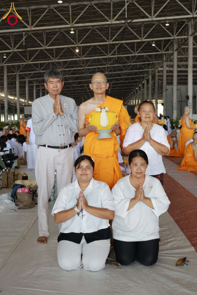 ภาพ No.321463:วันเสาร์ที่ 11 เมษายน พ.ศ.2569 พิธีขอบรรพชา พิธีขอสรณคมณ์และศีล, พิธีถวายบาตร พิธีอุปสมบท โครงการอุปสมบทหมู่ บูชาธรรมหลวงพ่อธัมมชโย พ.ศ.2569 โครงการอุปสมบทหมู่ธรรมทายาท ระดับอุดมศึกษา รุ่น 53 (ภาคฤดูร้อน) ณ วัดพระธรรมกาย ปทุมธานี