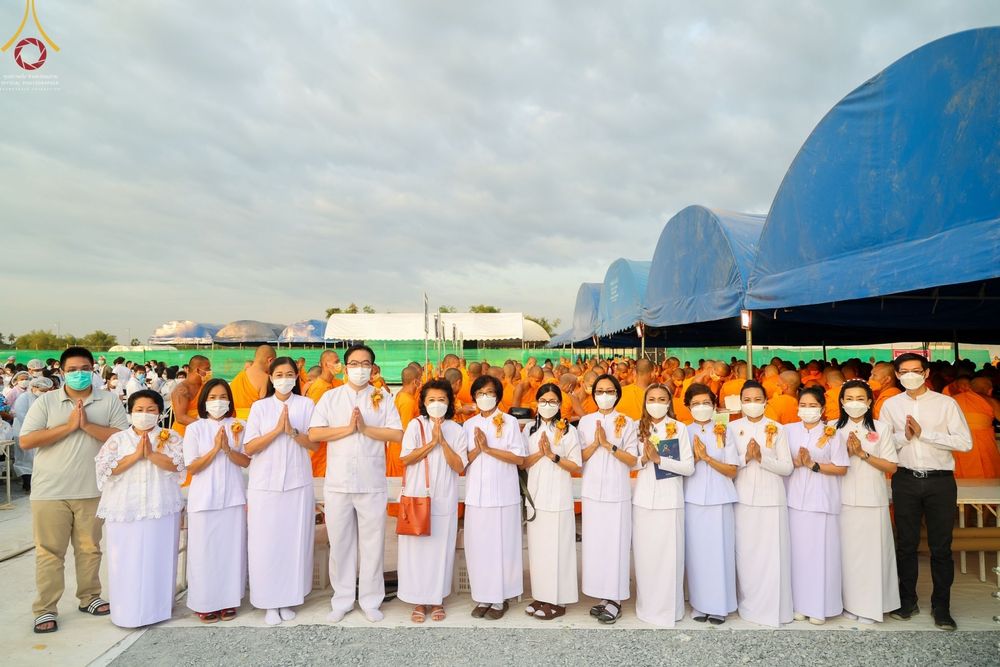 ภาพ No.74202:พิธีถวายภัตตาหารเป็นสังฆทาน แด่คณะพระธรรมยาตราฯ ในโครงการธรรมยาตรากตัญญูบูชา มหาปูชนียาจารย์ พระมงคลเทพมุนี(สด จนฺทสโร) พระผู้ปราบมาร อนุสรณ์สถาน 7 แห่ง ปีที่ 11 วันที่ 25 มกราคม พ.ศ. 2566