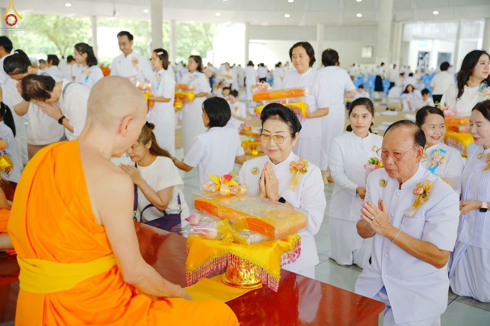 ภาพ No.348297:วันที่ 10 กันยายน พ.ศ.2569 พิธีสวดพระพุทธมนต์ และถวายภัตตาหารเป็นสังฆทาน เนื่องในวันครบ 26 ปี วันคล้ายละสังขาร คุณยายอาจารย์มหารัตนอุบาสิกาจันทร์ ขนนกยูง ณ หอฉันคุณยายอาจารย์ฯ วัดพระธรรมกาย