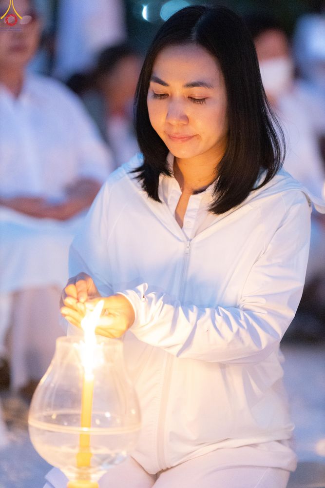 ภาพ No.292114:วันที่ 10 มกราคม พ.ศ. 2569 พิธีจุดประทีปถวายเป็นพุทธบูชา และบูชาธรรมมหาปูชนียาจารย์  ณ อนุสรณ์สถานคลองบางนางแท่น อ.สามพราน จ.นครปฐม ในโครงการธรรมยาตรา กตัญญูบูชา มหาปูชนียาจารย์ พระมงคลเทพมุนี(สด จนฺทสโร) พระผู้ปราบมาร อนุสรณ์สถาน 7 แห่ง ปีที่ 14