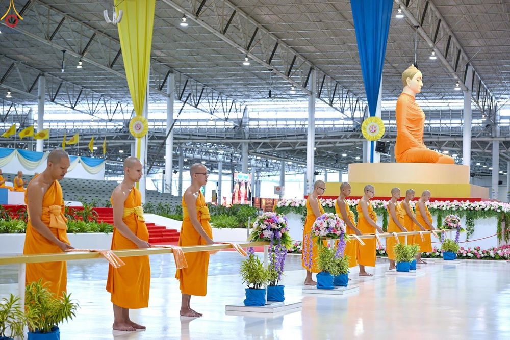 ภาพ No.345704:วันพฤหัสบดีที่ 27 สิงหาคม พ.ศ.2569 พิธีทอดผ้าป่าเพื่อถวายอุปกรณ์สื่อโสตทัศน์ อาคาร 82 ปี หลวงพ่อธัมมชโย พิธีทอดผ้าป่าสมทบกฐินวัดพระธรรมกาย และสมทบกฐิน 30,000 กว่าวัดทั่วไทย ครั้งที่ 1 ประจำปี พุทธศักราช 2569 ณ วัดพระธรรมกาย ปทุมธานี