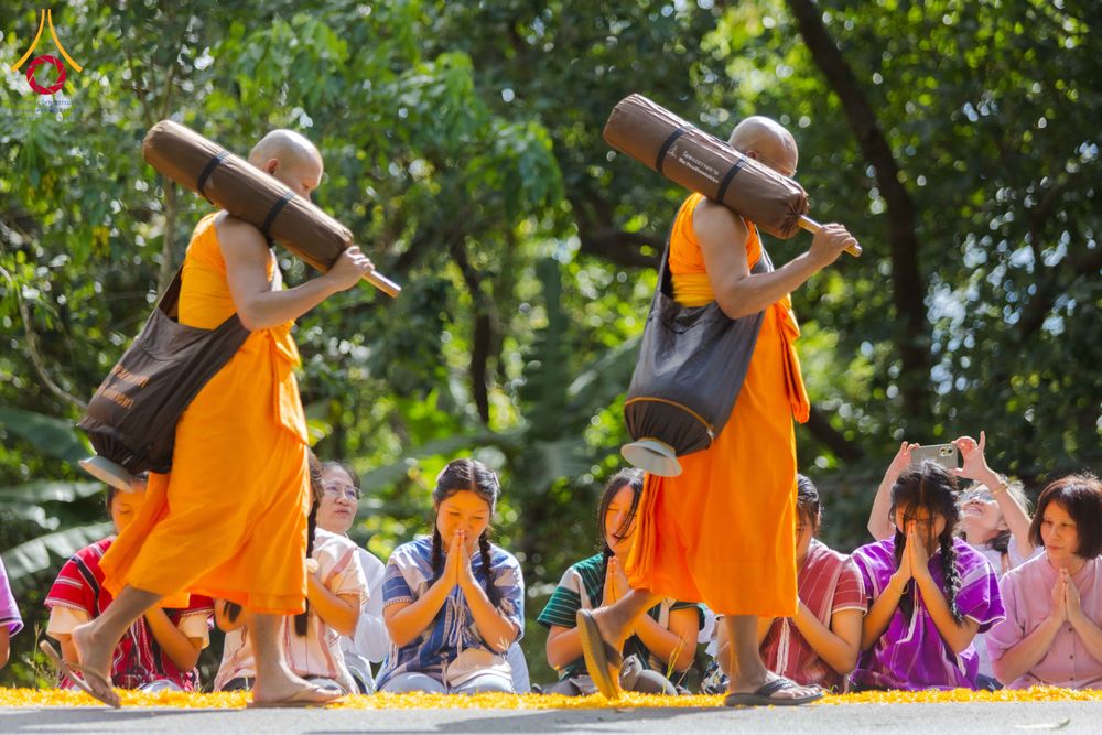 ภาพ No.329152:วันเสาร์ที่ 16 พฤษภาคม พ.ศ.2569 ธรรมยาตรา เดินดูดวงขึ้นดอยฉลองแชมป์บาลี วัดบ้านขุน อำเภอฮอด จังหวัดเชียงใหม่