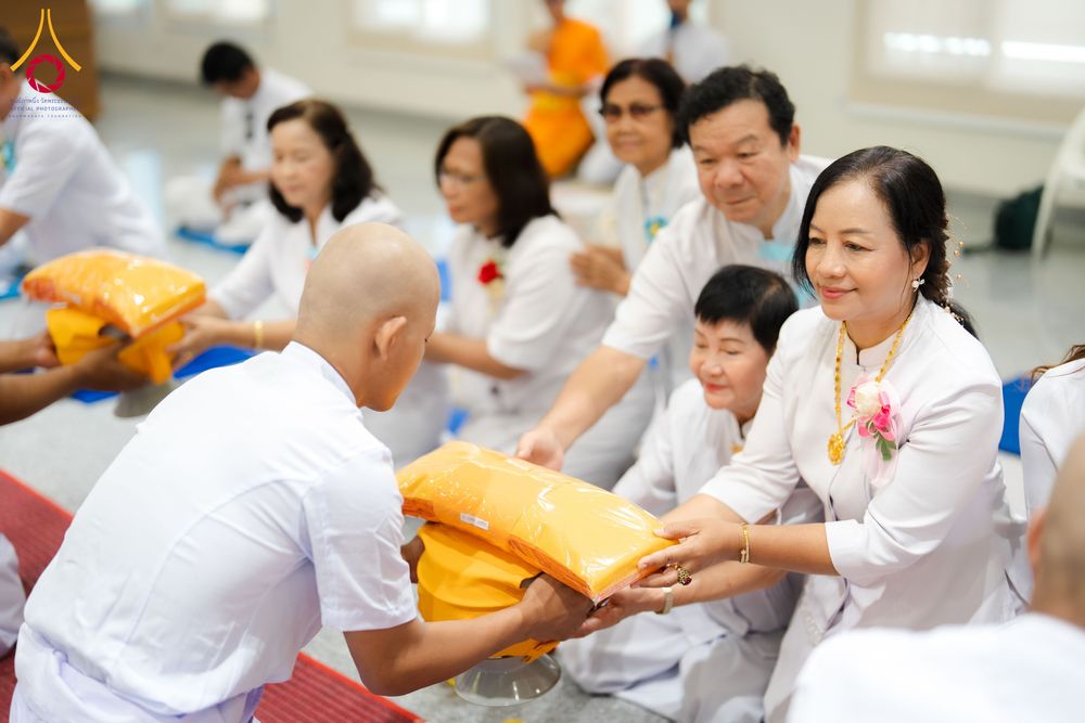 ภาพ No.341303:วันอาทิตย์ที่ 26 กรกฎาคม พ.ศ. 2569 ​โครงการอุปสมบทหมู่บูชาธรรมมหาปูชนียาจารย์ รุ่นที่ ๑ วัดกลางธนรินทร์ ต.บ้านแป้ง อ.พรหมบุรี จ.สิงห์บุรี