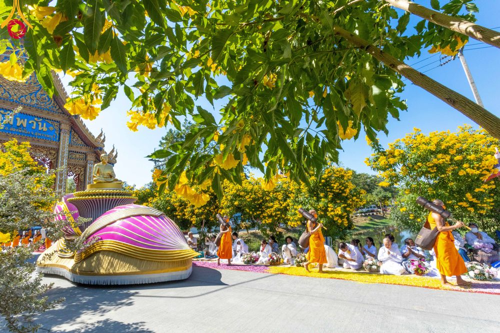 ภาพ No.106119:พิธีต้อนรับพระธรรมยาตรา ชุด 2 ในโครงการธรรมยาตรากตัญญูบูชา มหาปูชนียาจารย์  พระมงคลเทพมุนี(สด จนฺทสโร) พระผู้ปราบมาร  อนุสรณ์สถาน 7 แห่ง ปีที่ 12  วันที่ 3 มกราคม พ.ศ. 2567  ณ อนุสรณ์สถานโลตัสแลนด์ จ.สุพรรณบุรี