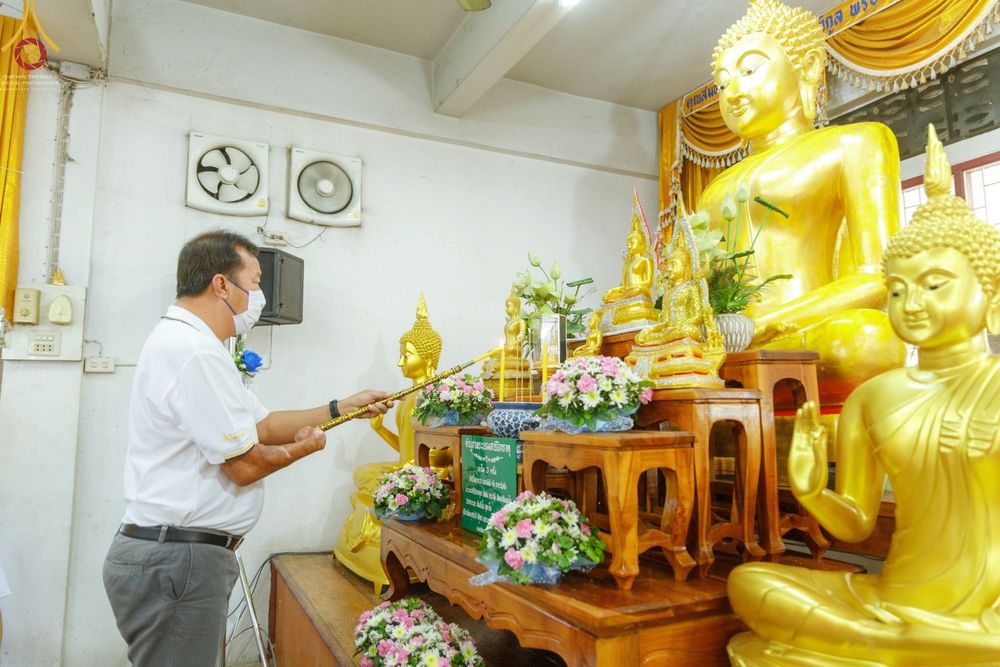 ภาพ No.71647:พระธรรมยาตรา ปฏิบัติศาสนกิจ ทำนุบำรุงศาสนสถาน, สวดธรรมจักร ,ปฏิบัติธรรม ร่วมกับชุมชน,นักเรียนเด็กดีวีสตาร์ และร่วมพิธีทอดผ้าป่าบำรุงศาสนสถาน ในโครงการธรรมยาตรากตัญญูบูชา มหาปูชนียาจารย์ พระมงคลเทพมุนี(สด จนฺทสโร) พระผู้ปราบมาร อนุสรณ์สถาน 7 แห่ง ปีที่ 11