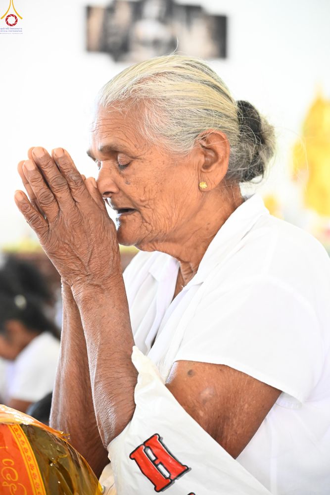 ภาพ No.284321:วันที่ 28 ตุลาคม พ.ศ.2568 กฐินสมทบต่างประเทศ โดยคณะศิษยานุศิษย์ บูชาธรรม 81 ปี หลวงพ่อธัมมชโย ณ วัดศรีสุคตาราม บาลังโกด้า ศรีลังกา