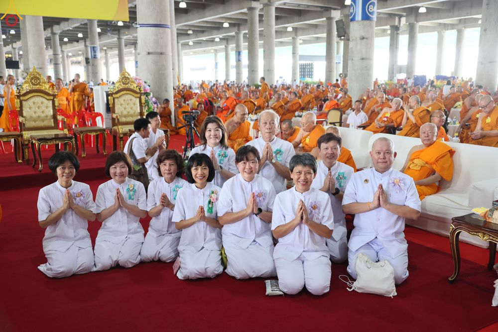 ภาพ No.323935:วันที่ 22 เมษายน พ.ศ.2569 (วันคุ้มครองโลก) พิธีถวายมหาสังฆทาน 40,000 กว่าวัดทั่วประเทศ ณ ลานธรรม พระมหาธรรมกายเจดีย์ วัดพระธรรมกาย