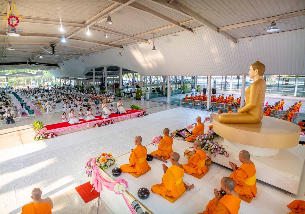 ภาพ No.322915:วันอาทิตย์ที่ 19 เมษายน พ.ศ. 2569 ตักบาตรฉลองพระใหม่ โครงการบรรพชาและอุปสมบทหมู่ รุ่นบูชาธรรม 82 ปี หลวงพ่อธัมมชโย ณ อาคารโถงช้าง สำนักงานใหญ่