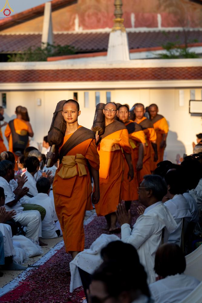 ภาพ No.295396:วันที่ 16 มกราคม พ.ศ. 2569 พิธีต้อนรับพระธรรมยาตรา อนุสรณ์สถานลำดับที่ 4 (ภาพชุดที่ 2) สถานที่เกิดด้วยกายธรรม ณ วัดโบสถ์บน ต.บางคูเวียง จ.นนทบุรี ในโครงการธรรมยาตรา กตัญญูบูชา มหาปูชนียาจารย์ พระมงคลเทพมุนี(สด จนฺทสโร) พระผู้ปราบมาร อนุสรณ์สถาน 7 แห่ง ปี