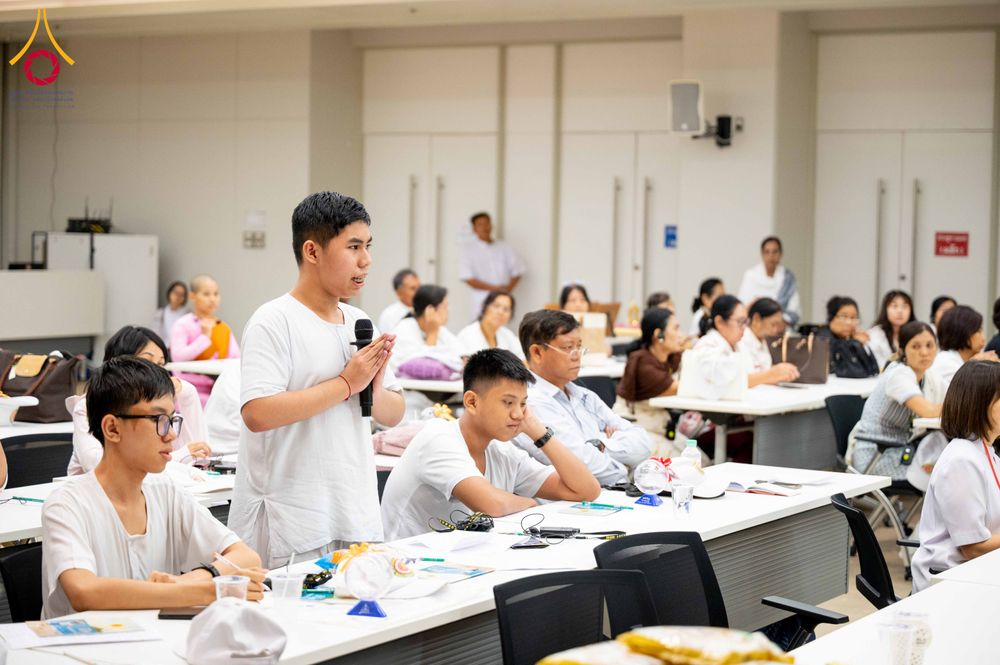 ภาพ No.313135:วันที่ 4 มีนาคม พ.ศ. 2559 หลวงพ่อทัตตชีโว รองเจ้าอาวาสวัดพระธรรมกาย ได้เมตตาถวายการต้อนรับปฏิสันถารพระอาคันตุกะจาก 19 ประเทศ ที่เดินทางมาร่วมงานวันมาฆบูชา ณ วัดพระธรรมกาย