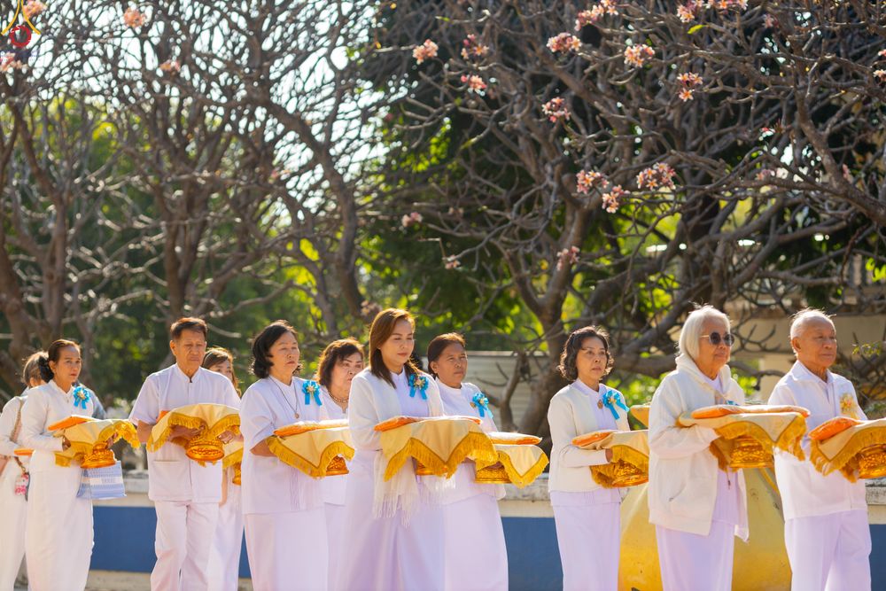 ภาพ No.293274:วันที่ 12 มกราคม พ.ศ. 2569 พิธีทอดผ้าป่าทำนุบำรุงศาสนสถาน ณ วัดพรสวรรค์ อ.สองพี่น้อง จ.สุพรรณบุรี ในโครงการธรรมยาตรา กตัญญูบูชา มหาปูชนียาจารย์ พระมงคลเทพมุนี(สด จนฺทสโร) พระผู้ปราบมาร อนุสรณ์สถาน 7 แห่ง ปีที่ 14