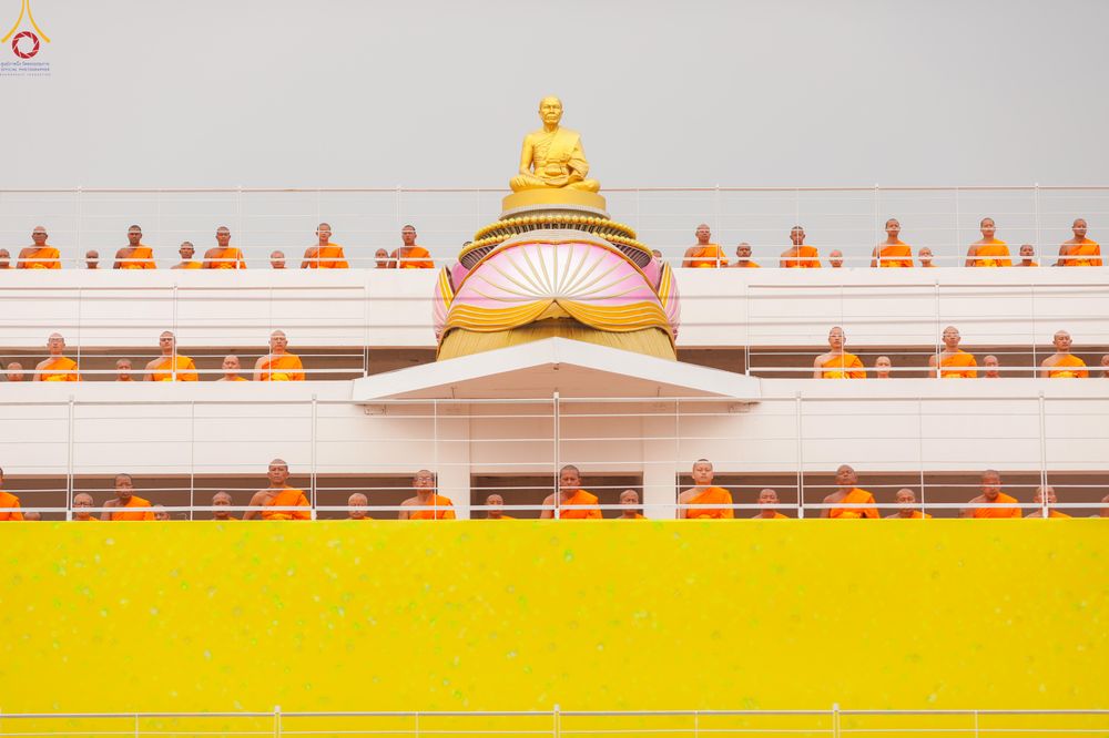 ภาพ No.300021:วันที่ 22 มกราคม พ.ศ.2569 พระธรรมยาตราปฏิบัติธรรม และถ่ายภาพหมู่ประวัติศาสตร์ ณ อาคารธรรมยาตรา กตัญญูบูชามหาปูชนียาจารย์  ตรงข้ามวัดปากน้ำภาษีเจริญ จ.กรุงเทพมหานคร ในโครงการธรรมยาตรา กตัญญูบูชา มหาปูชนียาจารย์ พระมงคลเทพมุนี(สด จนฺทสโร) พระผู้ปราบมาร อนุ