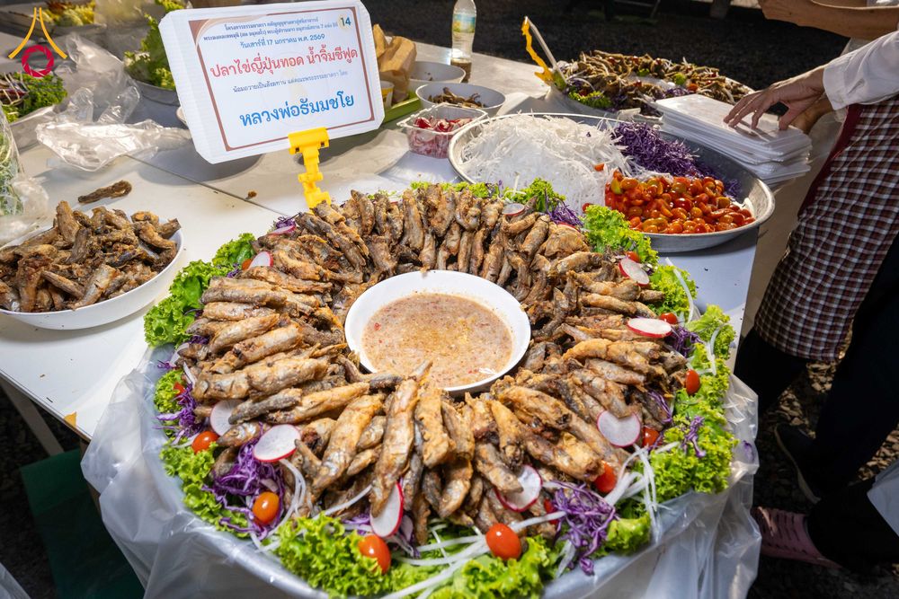 ภาพ No.295871:วันที่ 17 มกราคม พ.ศ. 2569 พิธีถวายภัตตาหารเป็นสังฆทาน แด่พระธรรมยาตรา ณ วัดโบสถ์บน ต.บางคูเวียง จ.นนทบุรี อนุสรณ์สถานลำดับที่ 4 สถานที่เกิดด้วยกายธรรม ในโครงการธรรมยาตรา กตัญญูบูชา มหาปูชนียาจารย์ พระมงคลเทพมุนี(สด จนฺทสโร) พระผู้ปราบมาร อนุสรณ์สถาน 7 แ