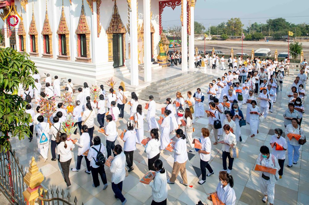 ภาพ No.304389:วันที่ 27 มกราคม พ.ศ. 2569 พิธีทอดผ้าป่าทำนุบำรุงศาสนสถาน ณ วัดบางไผ่นารถ ต.บางไทรป่า อ.บางเลน จ.นครปฐม ในโครงการธรรมยาตรา กตัญญูบูชา มหาปูชนียาจารย์ พระมงคลเทพมุนี(สด จนฺทสโร) พระผู้ปราบมาร อนุสรณ์สถาน 7 แห่ง ปีที่ 14