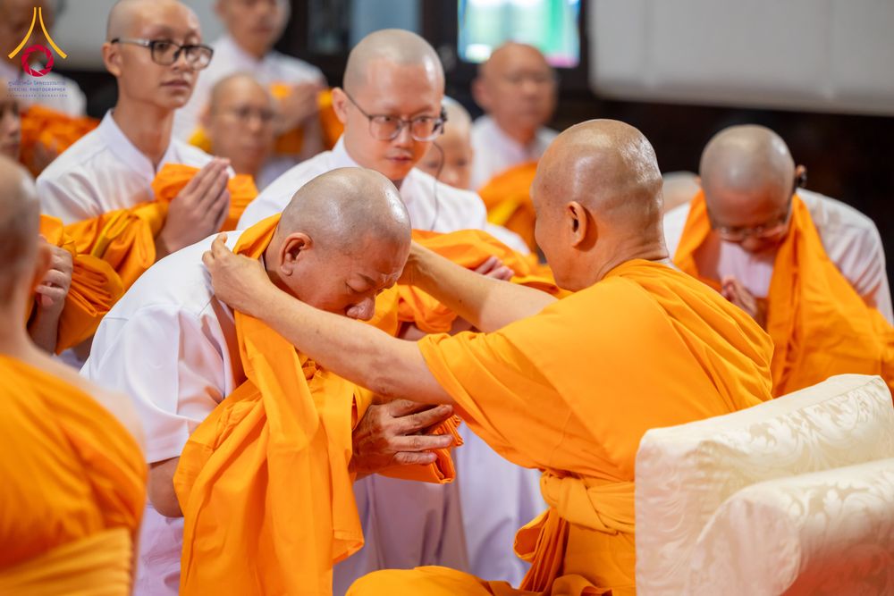 ภาพ No.286599:วันเสาร์ที่ 12 กรกฏาคม พ.ศ.2568 พิธีบรรพชาอุปสมบท  โครงการบรรพชาอุปสมบทหมู่ ธรรมทายาทนานาชาติ(ภาคภาษาจีน), โครงการบรรพชาสามเณร โรงเรียนนานาชาติ รุ่นที 14