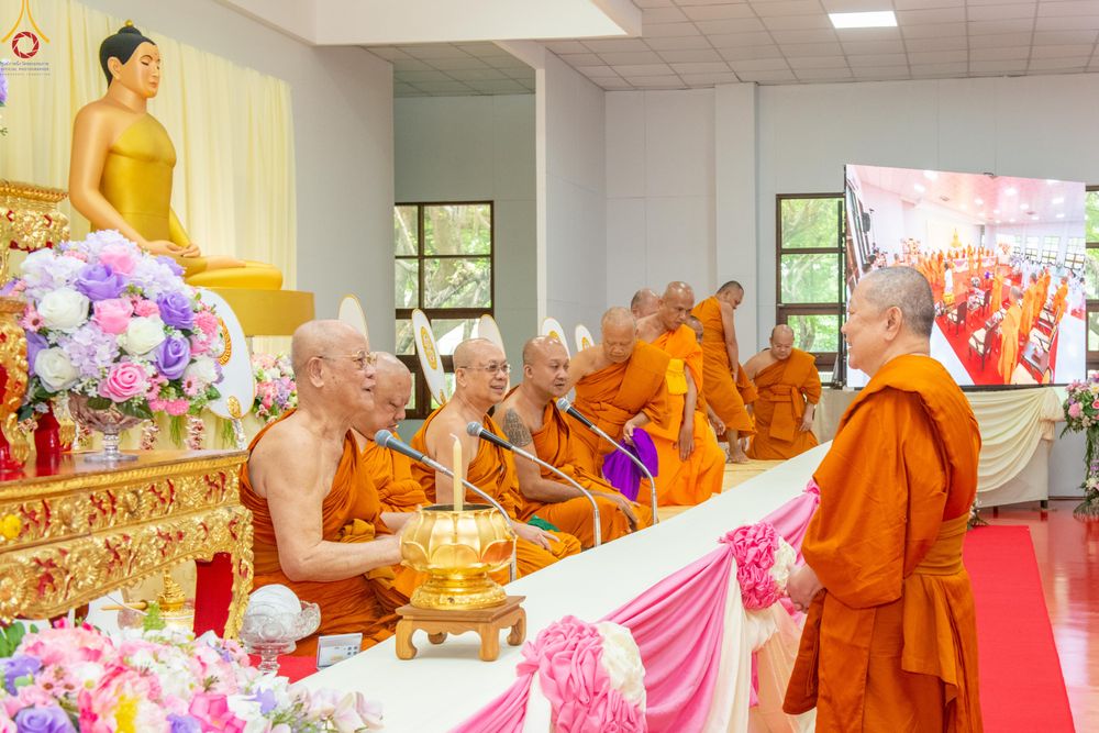 ภาพ No.328572:วันอังคารที่ 12 พฤษภาคม พ.ศ.2569 เจ้าประคุณสมเด็จพระมหารัชมงคลมุนี กรรมการมหาเถรสมาคม เจ้าคณะหนกลาง วัดไตรมิตรวิทยาราม วรวิหาร โปรดเมตตาเป็นองค์ประธาน พิธีเจริญพระพุทธมนต์ อายุวัฒนมงคล 98 ปี คุณแม่จุรี สุทธิผล ณ อาคารปลูกศรัทธา 2 วัดพระธรรมกาย