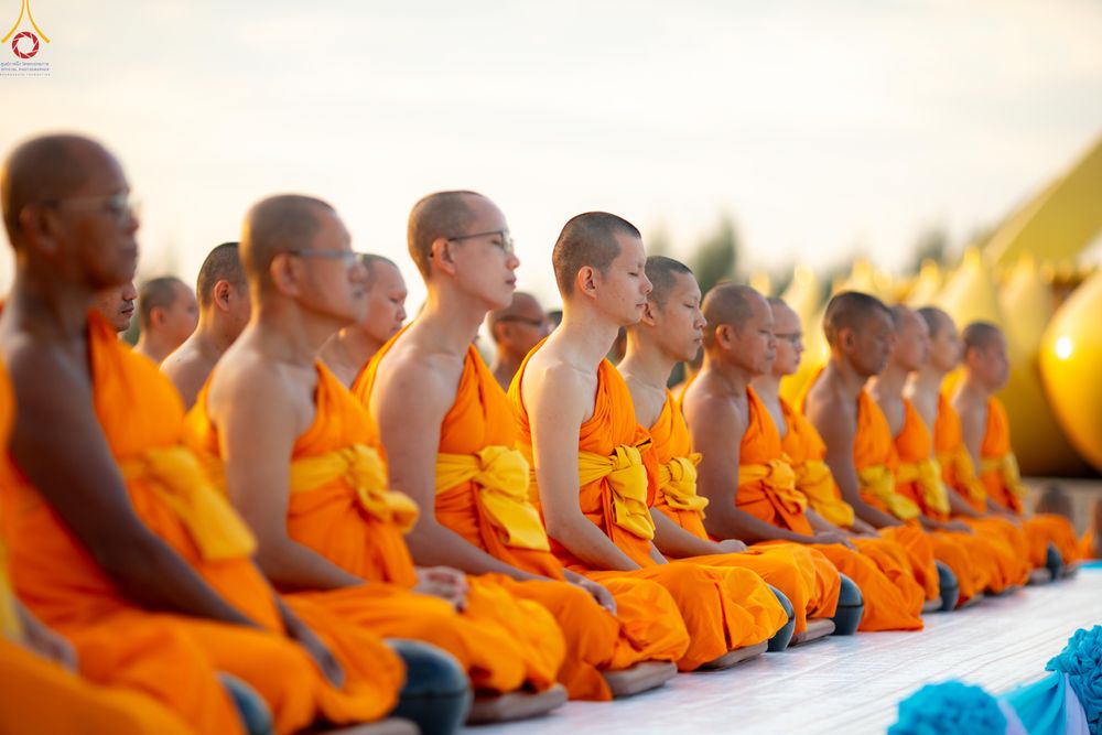 ภาพ No.302426:วันที่ 24 มกราคม พ.ศ. 2569 พิธีตักบาตรพระธรรมยาตรา ณ อนุสรณ์สถานลำดับที่ 5 สถานที่เผยแผ่วิชชาธรรมกายครั้งแรก อนุสรณ์สถานบางปลา วัดบางปลา อำเภอบางเลน จังหวัดนครปฐม ในโครงการธรรมยาตรา กตัญญูบูชา มหาปูชนียาจารย์ พระมงคลเทพมุนี(สด จนฺทสโร) พระผู้ปราบมาร อนุส