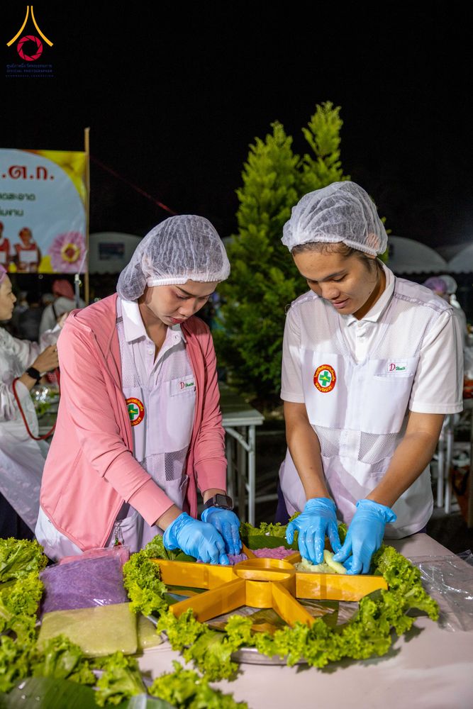 ภาพ No.293437:วันที่ 13 มกราคม พ.ศ. 2569 พิธีถวายภัตตาหารเป็นสังฆทาน แด่พระธรรมยาตรา ณ อนุสรณ์สถานมหาวิหารพระมงคลเทพมุนี (โลตัสแลนด์) อ.สองพี่น้อง จ.สุพรรณบุรี ในโครงการธรรมยาตรา กตัญญูบูชา มหาปูชนียาจารย์ พระมงคลเทพมุนี(สด จนฺทสโร) พระผู้ปราบมาร อนุสรณ์สถาน 7 แห่ง ปี