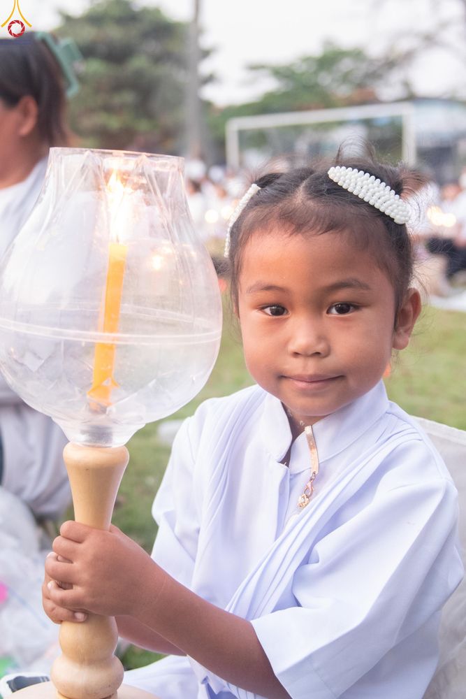 ภาพ No.297115:วันที่ 17 มกราคม พ.ศ. 2569 พิธีจุดประทีปถวายเป็นพุทธบูชา และบูชาธรรมมหาปูชนียาจารย์ (ภาพชุดที่ 2) ณ วัดโบสถ์บน ต.บางคูเวียง จ.นนทบุรี อนุสรณ์สถานลำดับที่ 4 สถานที่เกิดด้วยกายธรรม ในโครงการธรรมยาตรา กตัญญูบูชา มหาปูชนียาจารย์ พระมงคลเทพมุนี(สด จนฺทสโร) พร