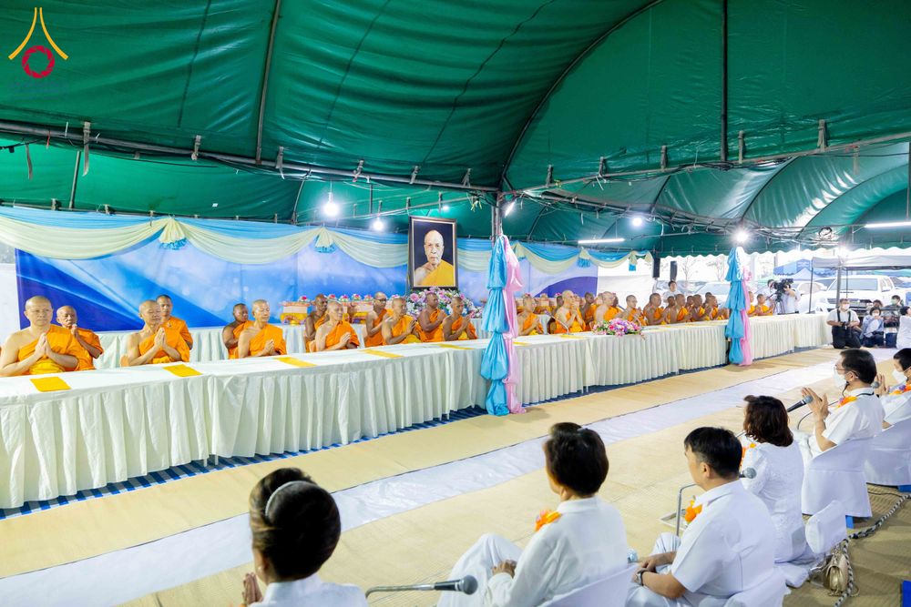 ภาพ No.300219:วันที่ 22 มกราคม พ.ศ. 2569 พิธีถวายภัตตาหารเป็นสังฆทาน แด่พระธรรมยาตรา ณ อนุสรณ์สถานบางปลา วัดบางปลา อำเภอบางเลน จังหวัดนครปฐม ในโครงการธรรมยาตรา กตัญญูบูชา มหาปูชนียาจารย์ พระมงคลเทพมุนี(สด จนฺทสโร) พระผู้ปราบมาร อนุสรณ์สถาน 7 แห่ง ปีที่ 14