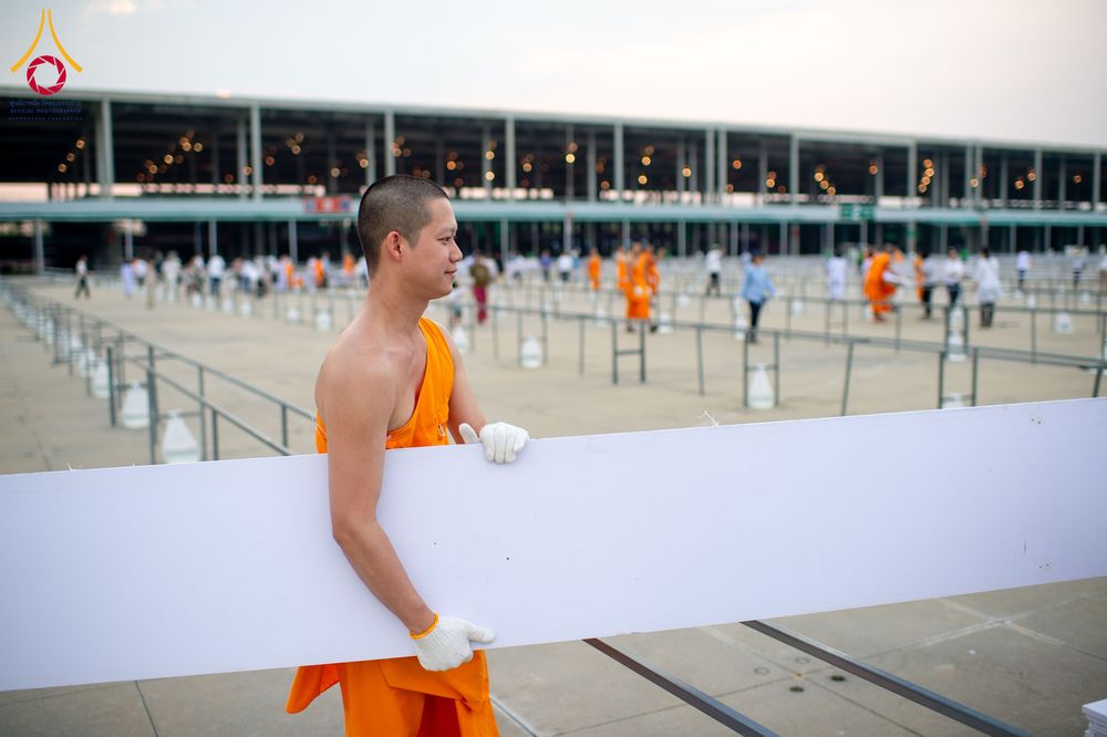ภาพ No.326299:วันที่ 26 -27 เมษาบน พ.ศ.2569 การเก็บงานแผ่นหน้าโต๊ะที่ลานธรรม งานถวายมหาสังฆทาน 40,000 กว่าวัดทั่วประเทศ ณ ลานธรรม วัดพระธรรมกาย