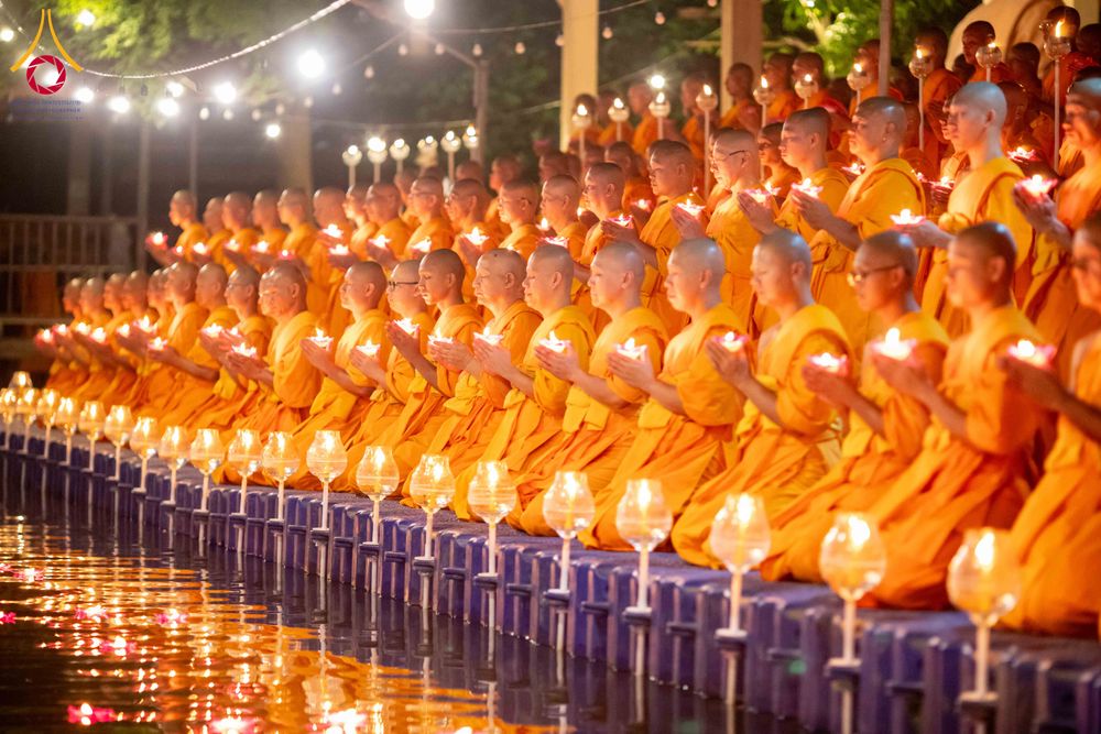 ภาพ No.297446:วันที่ 16 มกราคม พ.ศ. 2569 พิธีลอยประทีปธรรมถวายเป็นพุทธบูชา และบูชาธรรมมหาปูชนียาจารย์  ณ วัดโบสถ์บน ต.บางคูเวียง จ.นนทบุรี อนุสรณ์สถานลำดับที่ 4 สถานที่เกิดด้วยกายธรรม ในโครงการธรรมยาตรา กตัญญูบูชา มหาปูชนียาจารย์ พระมงคลเทพมุนี(สด จนฺทสโร) พระผู้ปราบม