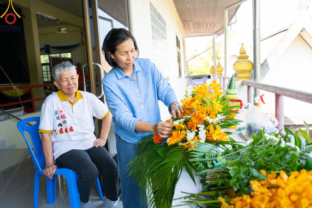 ภาพ No.311031:วันพฤหัสบดีที่ 26 กุมภาพันธ์ พ.ศ. 2569 พิธีถวายสังฆทานแด่คณะสงฆ์ 323 วัด ปีที่ 22 ครั้งที่ 182 พิธีมอบกองทุนหนุนแรงใจช่วยครูใต้ ปีที่ 19 ครั้งที่ 145 และพิธีทำบุญอุทิศส่วนกุศลให้ผู้วายชนม์