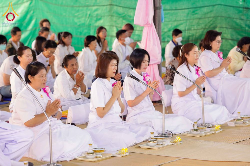 ภาพ No.301074:วันที่ 23 มกราคม พ.ศ. 2569 พิธีถวายภัตตาหารเป็นสังฆทาน แด่พระธรรมยาตรา ณ อนุสรณ์สถานบางปลา วัดบางปลา อำเภอบางเลน จังหวัดนครปฐม ในโครงการธรรมยาตรา กตัญญูบูชา มหาปูชนียาจารย์ พระมงคลเทพมุนี(สด จนฺทสโร) พระผู้ปราบมาร อนุสรณ์สถาน 7 แห่ง ปีที่ 14