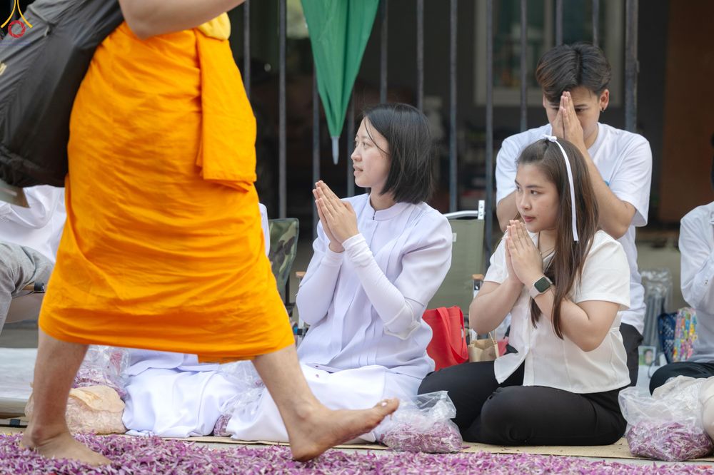 ภาพ No.295062:วันที่ 14 มกราคม พ.ศ. 2569 พิธีต้อนรับพระธรรมยาตรา อนุสรณ์สถานลำดับที่ 4  สถานที่เกิดด้วยกายธรรม ณ วัดโบสถ์บน ต.บางคูเวียง จ.นนทบุรี ในโครงการธรรมยาตรา กตัญญูบูชา มหาปูชนียาจารย์ พระมงคลเทพมุนี(สด จนฺทสโร) พระผู้ปราบมาร อนุสรณ์สถาน 7 แห่ง ปีที่ 14