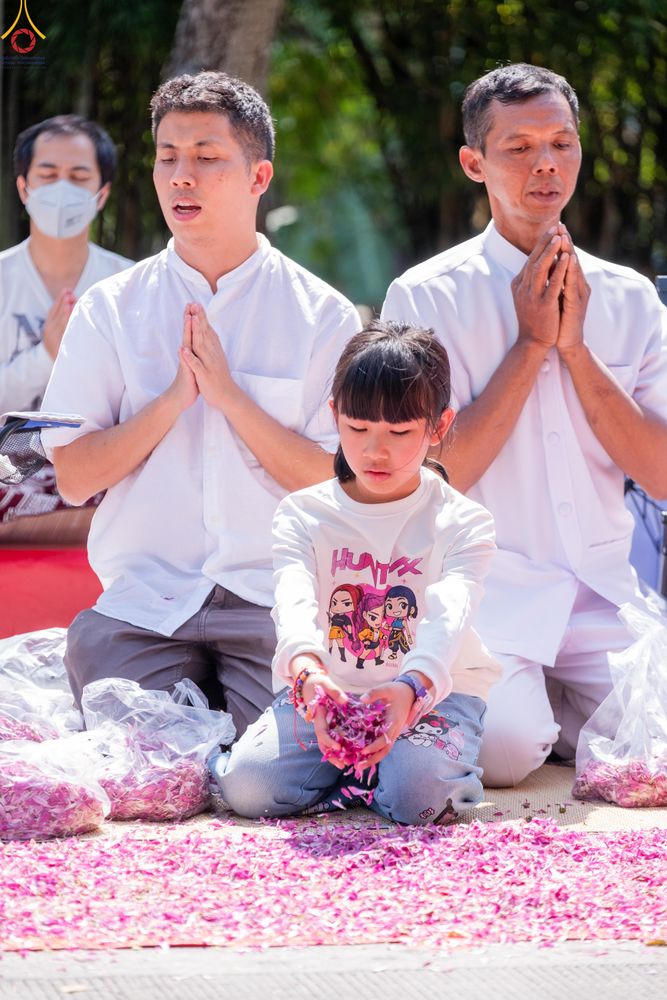 ภาพ No.304710:วันที่ 25 มกราคม พ.ศ. 2569 พิธีต้อนรับพระธรรมยาตรา (ภาพชุดที่ 2) รร.สามัคคีราษฏร์บำรุง-วัดพระธรรมกาย ในโครงการธรรมยาตรา กตัญญูบูชา มหาปูชนียาจารย์ พระมงคลเทพมุนี(สด จนฺทสโร) พระผู้ปราบมาร อนุสรณ์สถาน 7 แห่ง ปีที่ 14