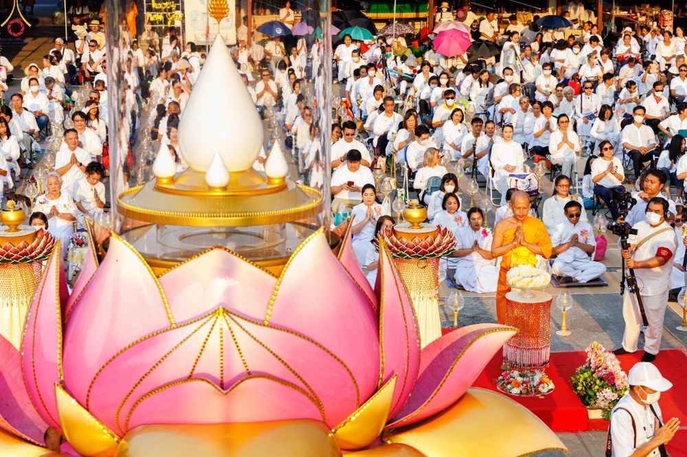 ภาพ No.296840:วันที่ 17 มกราคม พ.ศ. 2569 พิธีจุดประทีปถวายเป็นพุทธบูชา และบูชาธรรมมหาปูชนียาจารย์  ณ วัดโบสถ์บน ต.บางคูเวียง จ.นนทบุรี อนุสรณ์สถานลำดับที่ 4 สถานที่เกิดด้วยกายธรรม ในโครงการธรรมยาตรา กตัญญูบูชา มหาปูชนียาจารย์ พระมงคลเทพมุนี(สด จนฺทสโร) พระผู้ปราบมาร อ