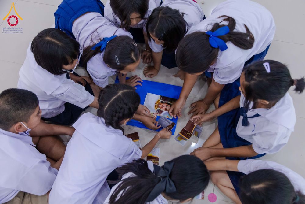 ภาพ No.282073:วันศุกร์ที่ 19 ธันวาคม พ.ศ. 2568 พิธีมอบโล่และใบประกาศเกียรติคุณ โครงการเจริญพระพุทธมนต์ธัมมจักกัปปวัตตนสูตร และวันรวมพลังเด็กดีV-Star ดาวแห่งความดี ผู้นำฟื้นฟูศีลธรรมโลกจังหวัดสระบุรี ณ ศูนย์ปฏิบัติธรรมสระบุรี