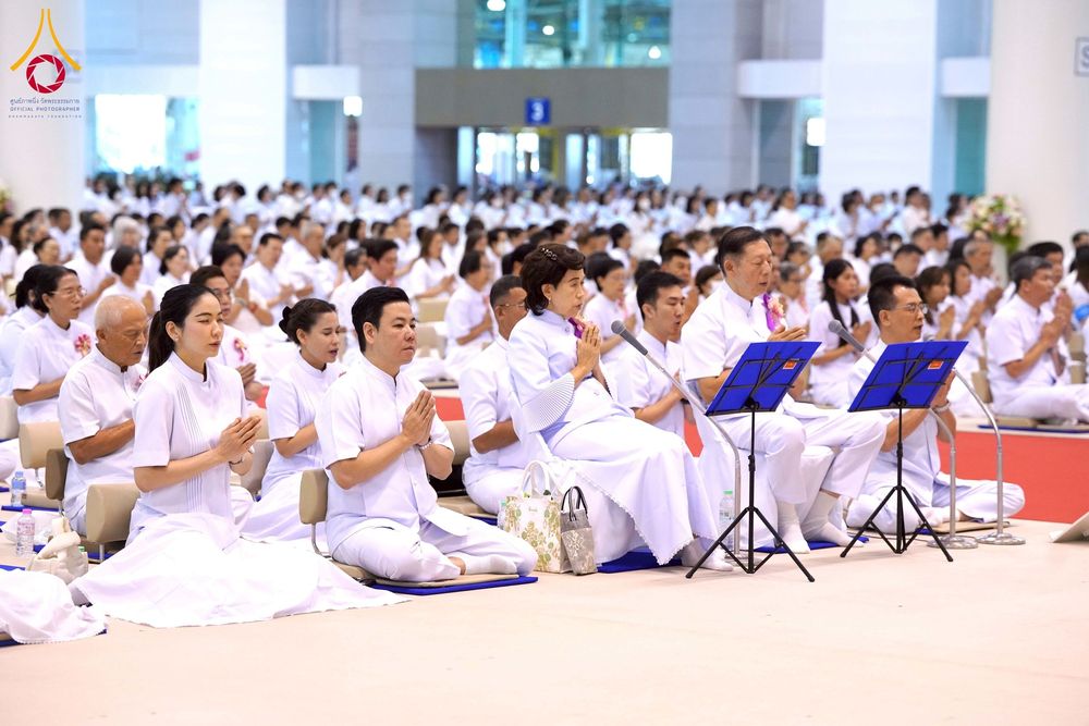 ภาพ No.277167:วันอาทิตย์ที่ 7 ธันวาคม พ.ศ. 2568 พิธีบูชาข้าวพระ ณ สภาธรรมกายสากล วัดพระธรรมกาย