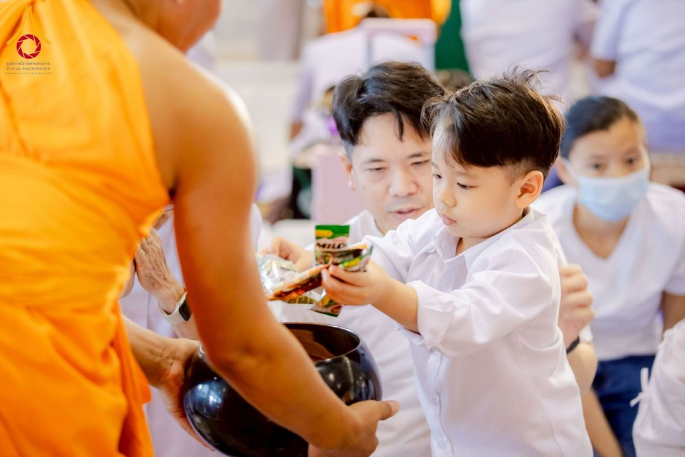 ภาพ No.277021:วันอาทิตย์ที่ 7 ธันวาคม พ.ศ. 2568 พิธีตักบาตรอาทิตย์ต้นเดือน ณ บ้านแก้วเรือนทองคุณยายฯ วัดพระธรรมกาย