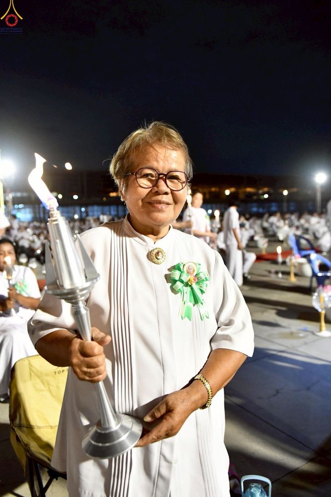 ภาพ No.253660:วันที่ 10 ตุลาคม พ.ศ. 2568 พิธีจุดประทีปบูชาพระผู้ปราบมาร, พิธีจุดประทีปบนพระมหาธรรมกายเจดีย์  20,000 ดวง เนื่องในวันคล้ายวันเกิดครบรอบ 141 ปี พระมงคลเทพมุนี (สด จนฺทสโร)