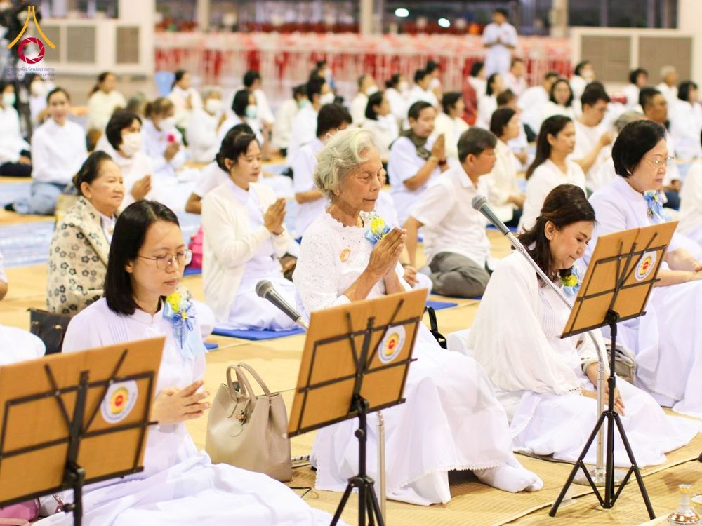 ภาพ No.203222:พิธีถวายภัตตาหารเป็นสังฆทาน แด่พระธรรมยาตรา ณ วัดพระธรรมกาย ตำบลคลองสาม อำเภอคลองหลวง จังหวัดปทุมธานี ในโครงการธรรมยาตรา กตัญญูบูชา มหาปูชนียาจารย์ พระมงคลเทพมุนี(สด จนฺทสโร) พระผู้ปราบมาร อนุสรณ์สถาน 7 แห่ง ปีที่ 13 วันที่ 29 มกราคม พ.ศ. 2568