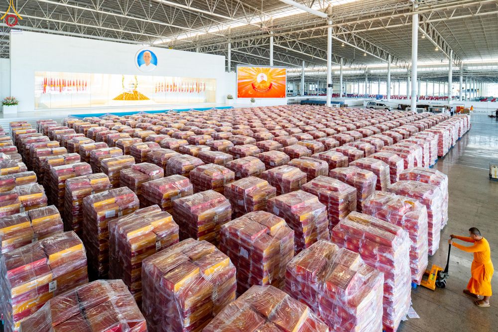 ภาพ No.322179:วันที่ 14 เมษายน พ.ศ.2569 การเตรียมกล่องไทยธรรม วันสุดท้าย เพื่องานถวายมหาสังฆทาน 40,000 กว่าวัดทั่วประเทศ วันคุ้มครองโลก 22 เมษายน พ.ศ.2569 วัดพระธรรมกาย