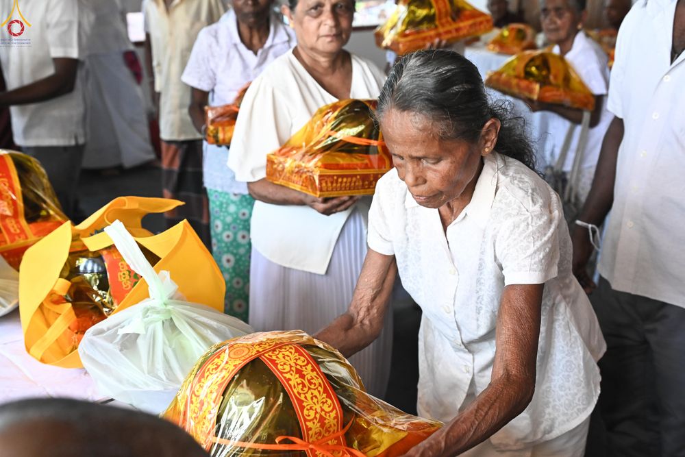 ภาพ No.278747:วันที่ 30 ตุลาคม 2568  กฐินสมทบวัดต่างประเทศ โดยคณะศิษยานุศิษย์  บูชาธรรม 81 ปี หลวงพ่อธัมมชโย  ณ วัดศรีโพธินันทะ ประเทศศรีลังกา