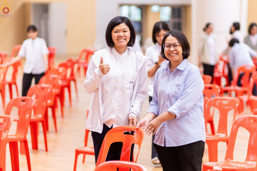 ภาพ No.322782:วันที่ 15-18 เมษายน พ.ศ.2569 การเเตรียมโต๊ะฉัน , เตรียมจุดพักค้าง , เรียงเก้าอี้ , เรียงกล่องไทยธรรม  เพื่องานถวายมหาสังฆทาน 40,000 กว่าวัดทั่วประเทศ วันคุ้มครองโลก 22 เมษายน พ.ศ.2569 วัดพระธรรมกาย