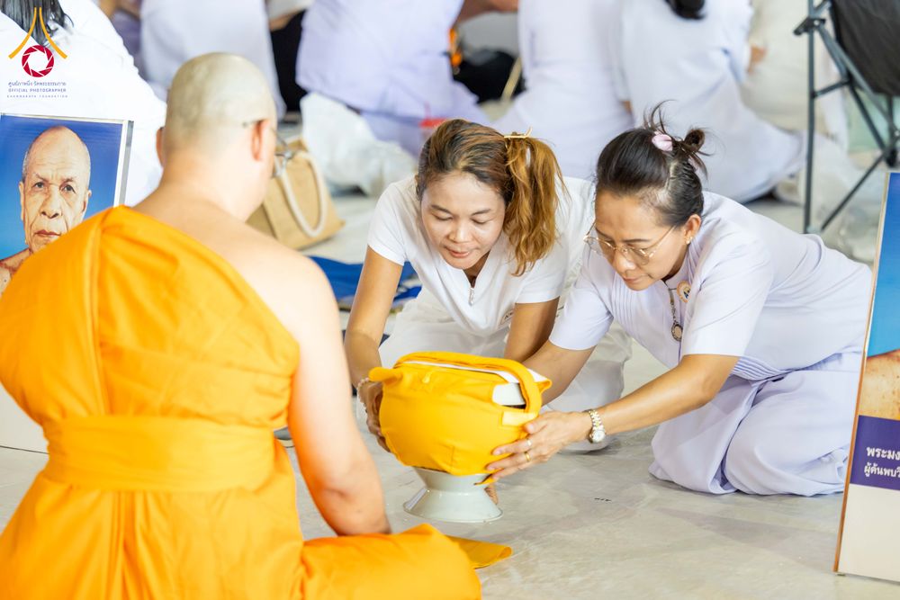 ภาพ No.321434:วันเสาร์ที่ 11 เมษายน พ.ศ.2569 พิธีขอบรรพชา พิธีขอสรณคมณ์และศีล, พิธีถวายบาตร พิธีอุปสมบท โครงการอุปสมบทหมู่ บูชาธรรมหลวงพ่อธัมมชโย พ.ศ.2569 โครงการอุปสมบทหมู่ธรรมทายาท ระดับอุดมศึกษา รุ่น 53 (ภาคฤดูร้อน) ณ วัดพระธรรมกาย ปทุมธานี