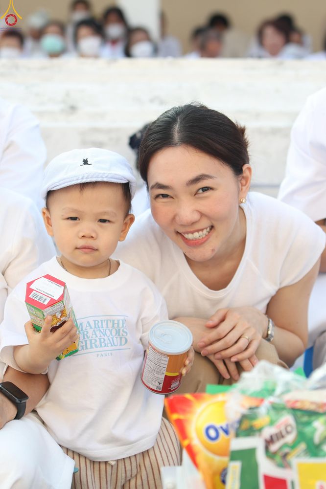 ภาพ No.297649:วันที่ 18 มกราคม พ.ศ. 2569 พิธีตักบาตรพระธรรมยาตรา ณ วัดโบสถ์บน ต.บางคูเวียง จ.นนทบุรี อนุสรณ์สถานลำดับที่ 4 สถานที่เกิดด้วยกายธรรม ในโครงการธรรมยาตรา กตัญญูบูชา มหาปูชนียาจารย์ พระมงคลเทพมุนี(สด จนฺทสโร) พระผู้ปราบมาร อนุสรณ์สถาน 7 แห่ง ปีที่ 14