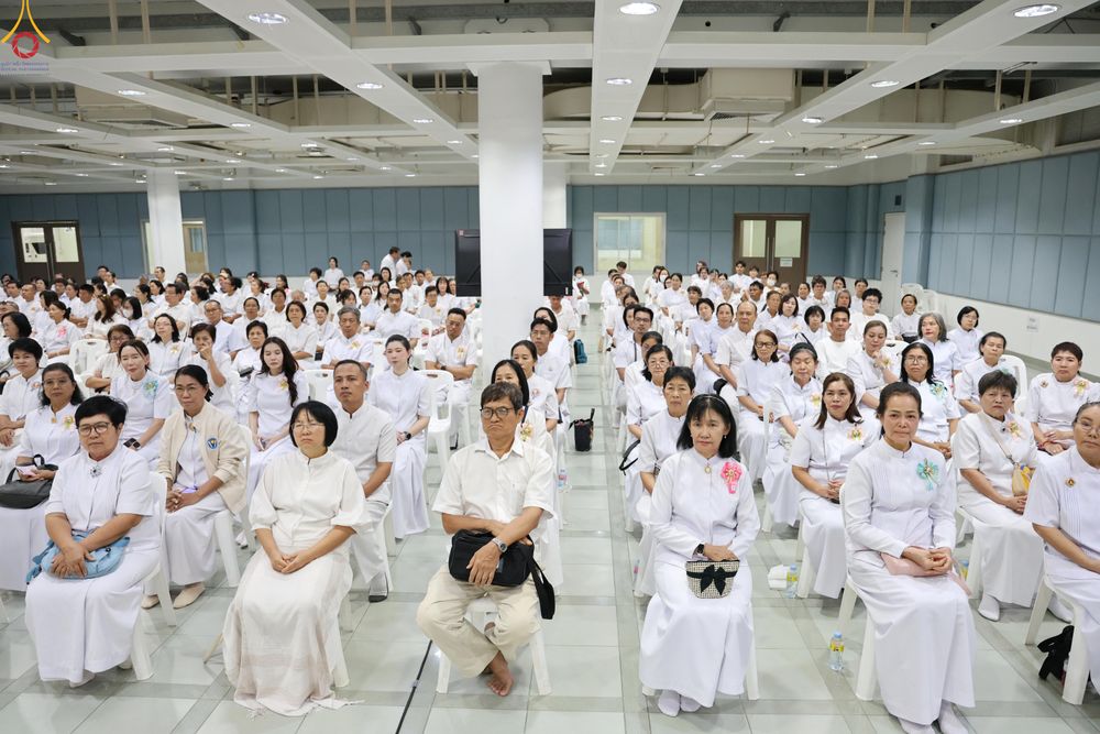 ภาพ No.319248:วันที่ 5 เมษายน พ.ศ.2569 ประชุมทีมงานลงทะเบียนพระสังฆาธิการ เพื่อพิธีถวายมหาสังฆทาน 40,000 กว่าวัดทั่วประเทศ จัดโดย กองต้อนรับพระกัลยาณมิตร วัดพระธรรมกาย