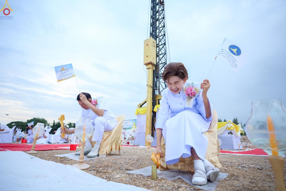 ภาพ No.339478:วันอังคารที่ 14  กรกฎาคม 2569 พิธีทอดผ้าป่าและพิธีตอกเสาเข็มมงคลต้นสุดท้าย องค์พระเจดีย์เพื่อสร้างสันติภาพโลก  ณ ธุดงคสถานพัฒนานิคม อ.พัฒนาพิคม จ.ลพบุรี