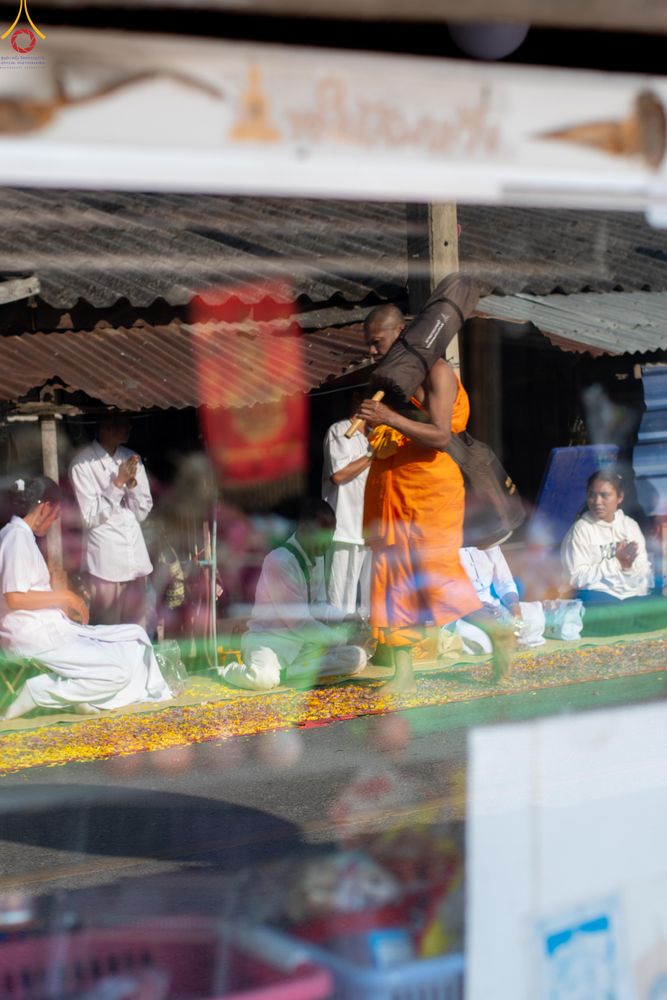 ภาพ No.290474:วันที่ 7 มกราคม พ.ศ. 2569 พิธีต้อนรับพระธรรมยาตรา ณ อนุสรณ์สถานลำดับที่ 2  สถานที่ตั้งมโนปณิธานบวชตลอดชีวิต อนุสรณ์สถานคลองบางนางแท่น (ภาพชุดที่ 2) อ.สามพราน จ.นครปฐม ในโครงการธรรมยาตรา กตัญญูบูชา มหาปูชนียาจารย์ พระมงคลเทพมุนี(สด จนฺทสโร) พระผู้ปราบมาร 