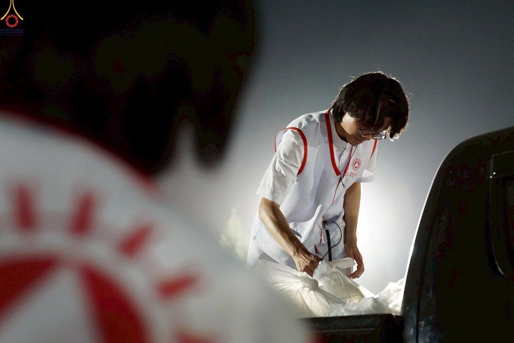 ภาพ No.306620:ภาพเบื้องหลังอาสาสมัครรวมใจ ชุดที่ 5 ในโครงการธรรมยาตรา กตัญญูบูชา มหาปูชนียาจารย์ พระมงคลเทพมุนี(สด จนฺทสโร) พระผู้ปราบมาร อนุสรณ์สถาน 7 แห่ง ปีที่ 14