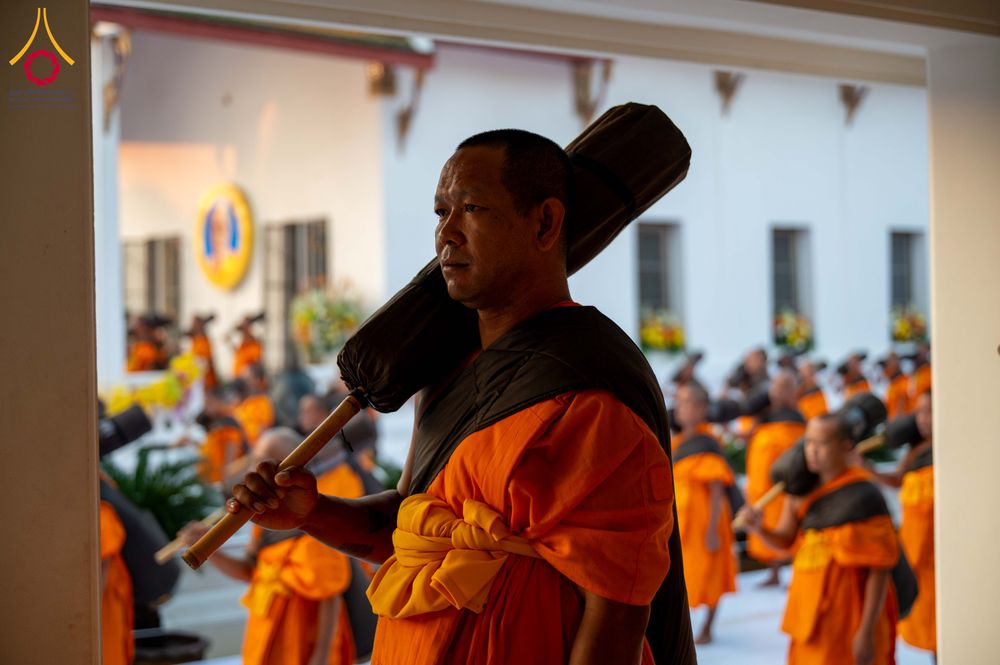 ภาพ No.297360:วันที่ 15 มกราคม พ.ศ.2569 พระธรรมยาตราปฏิบัติธรรมและถ่ายภาพหมู่ประวัติศาสตร์ อนุสรณ์สถานลำดับที่ 4 สถานที่เกิดด้วยกายธรรม  ณ วัดโบสถ์บน ต.บางคูเวียง จ.นนทบุรี ในโครงการธรรมยาตรา กตัญญูบูชา มหาปูชนียาจารย์ พระมงคลเทพมุนี(สด จนฺทสโร) พระผู้ปราบมาร อนุสรณ์ส