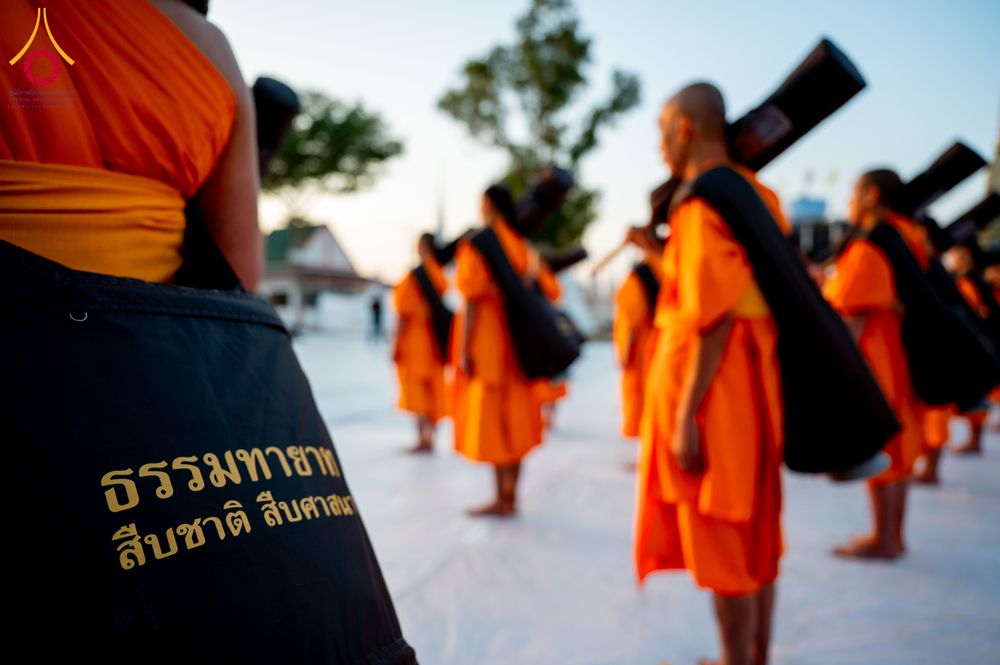 ภาพ No.294676:วันอาทิตย์ที่ 14 ธันวาคม พ.ศ.2568 พระธรรมยาตราปฏิบัติธรรมและถ่ายภาพหมู่ประวัติศาสตร์ ณ วัดสองพี่น้อง ต.ต้นตาล อ.สองพี่น้อง จ.สุพรรณบุรี ในโครงการธรรมยาตรา กตัญญูบูชา มหาปูชนียาจารย์ พระมงคลเทพมุนี(สด จนฺทสโร) พระผู้ปราบมาร อนุสรณ์สถาน 7 แห่ง ปีที่ 14