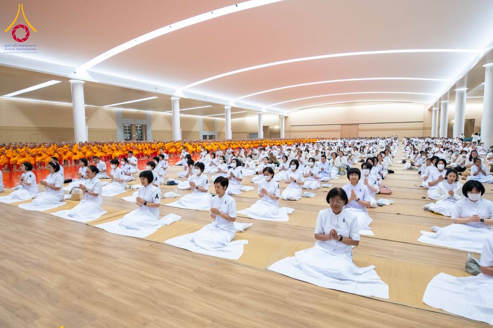 ภาพ No.306417:วันที่ 31 มกราคม พ.ศ. 2569  พิธีบำเพ็ญกุศล 100 วัน เพื่ออุทิศถวายแด่  สมเด็จพระนางเจ้าสิริกิติ์ พระบรมราชินีนาถ พระบรมราชชนนีพันปีหลวง ณ ห้องแก้วสารพัดนึก2 วัดพระธรรมกาย ปทุมธานี