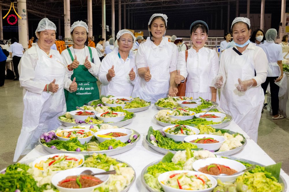 ภาพ No.306148:วันที่ 30 มกราคม พ.ศ. 2569 พิธีถวายภัตตาหารเป็นสังฆทาน แด่พระธรรมยาตรา ณ วัดพระธรรมกาย  จังหวัดปทุมธานี ในโครงการธรรมยาตรา กตัญญูบูชา มหาปูชนียาจารย์ พระมงคลเทพมุนี(สด จนฺทสโร) พระผู้ปราบมาร อนุสรณ์สถาน 7 แห่ง ปีที่ 14